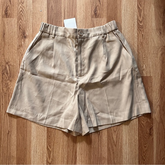 Open Edit Soft Pleated Shorts - Picture 3 of 11